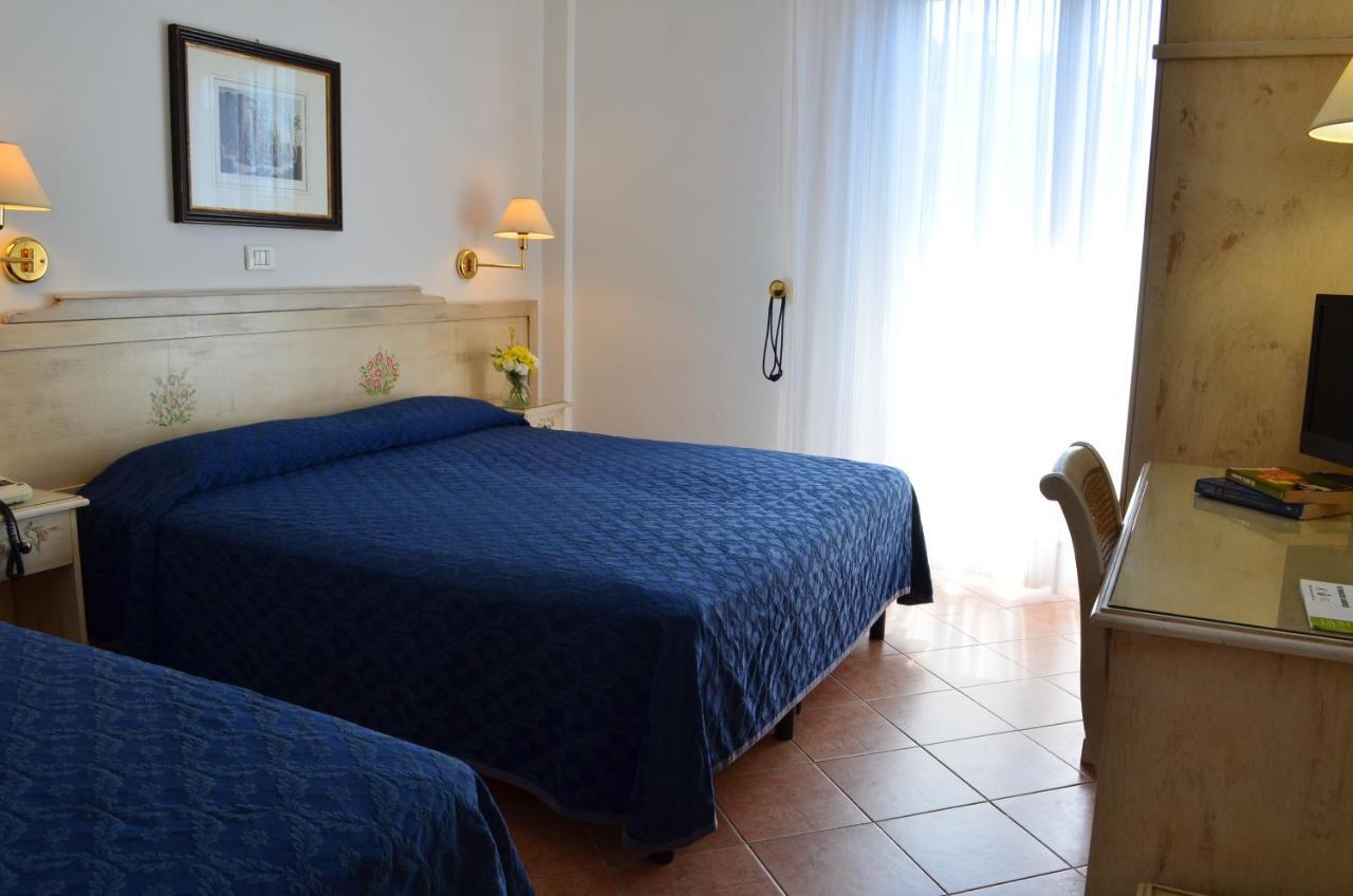 Hotel I Due Gabbiani Citr 9006 Marina dʼMarina dʼAndora Buitenkant foto